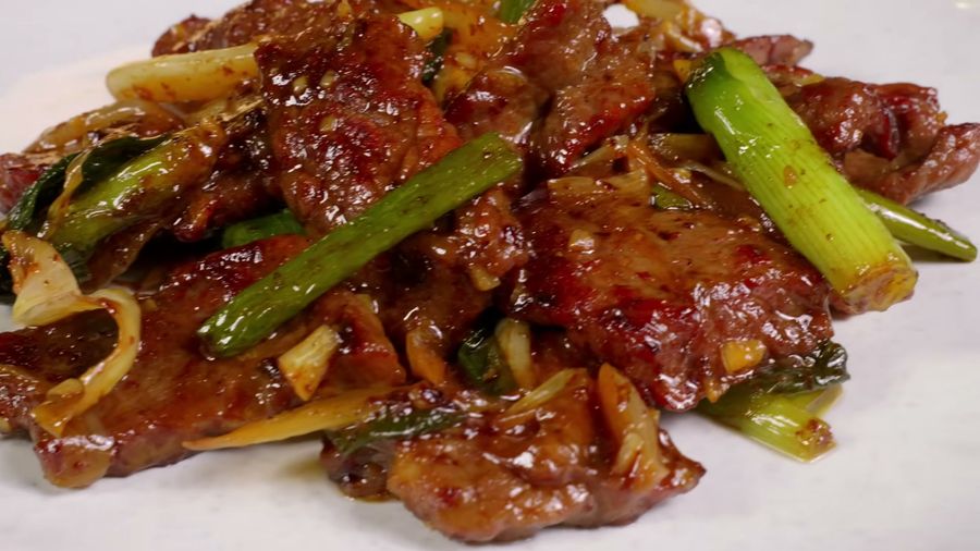 Play: Beef and Onion Stir-Fry