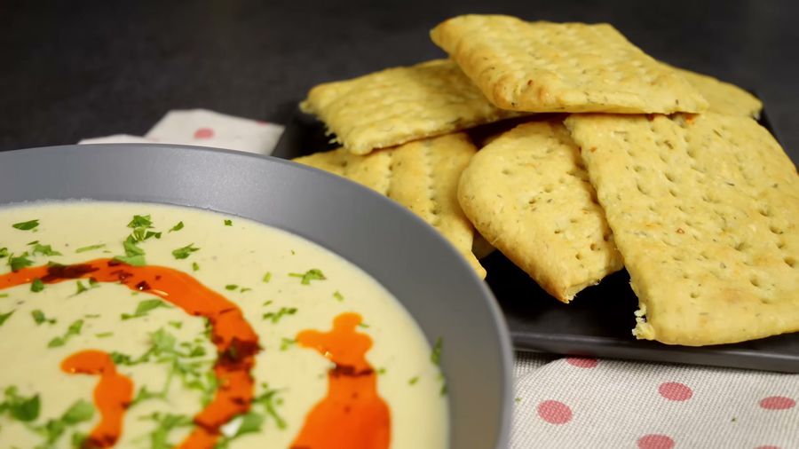 Crispy Onion Crackers
