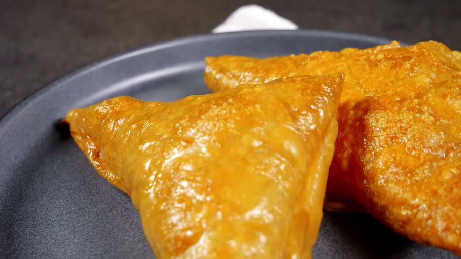 Crispy Rice Paper Garlic Cheese Pockets