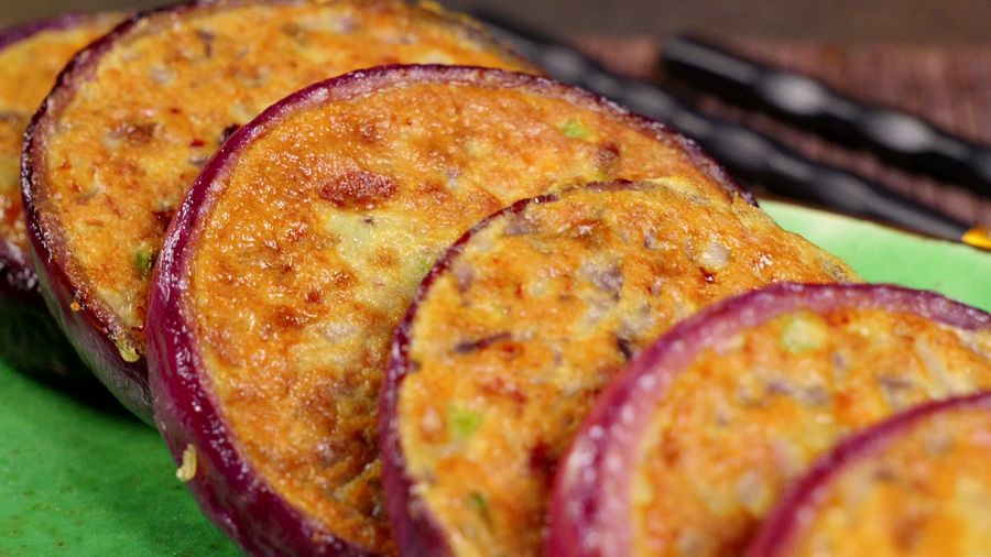 Play: Onion Egg Pancakes